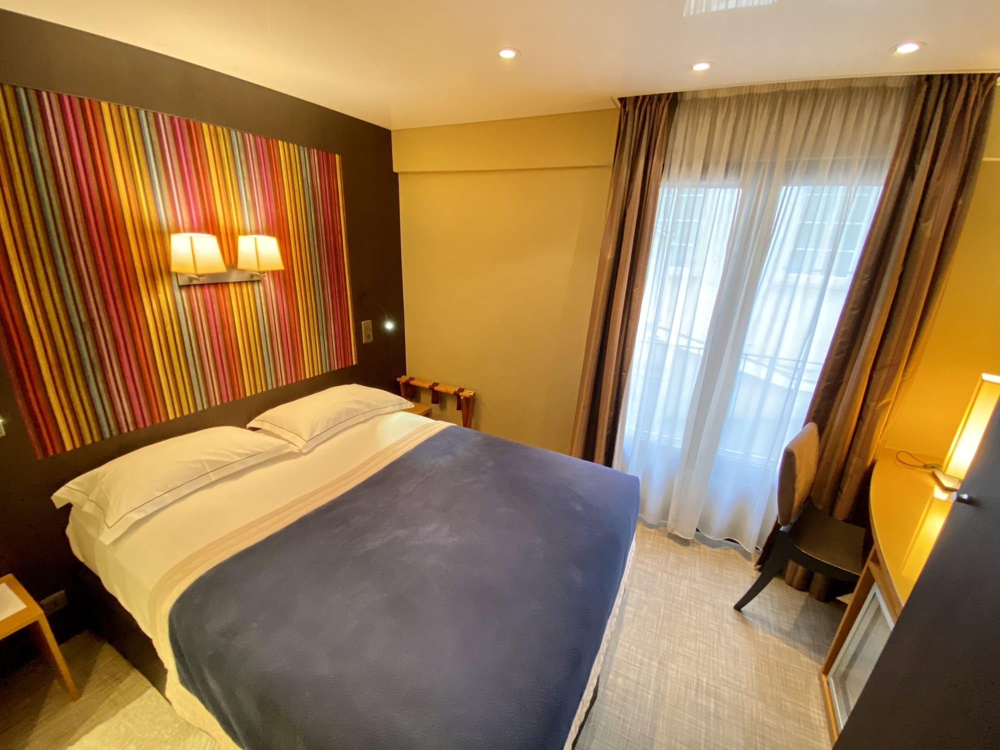 Hotel Du Vieux Saule Paris Ngoại thất bức ảnh