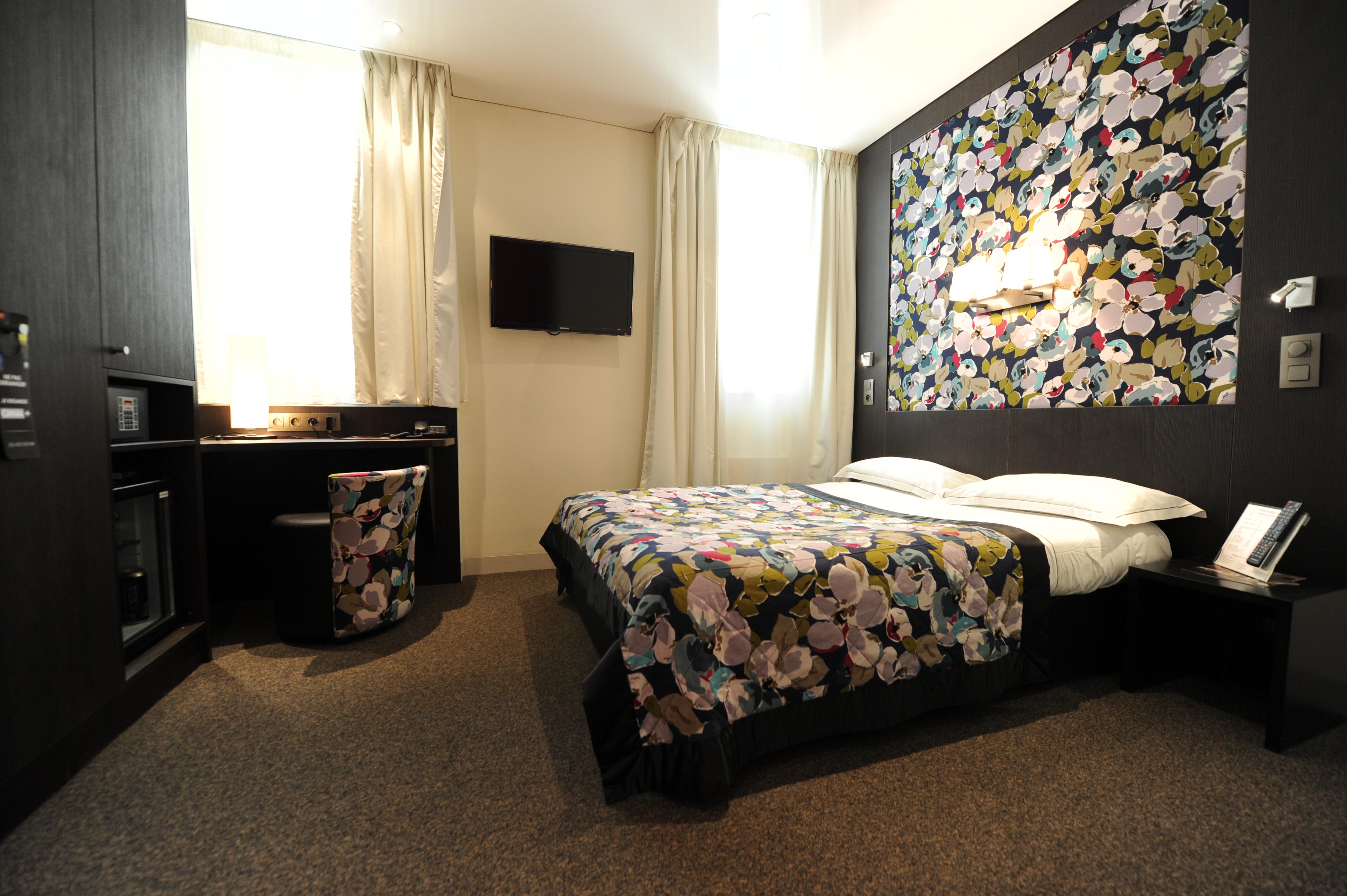 Hotel Du Vieux Saule Paris Ngoại thất bức ảnh